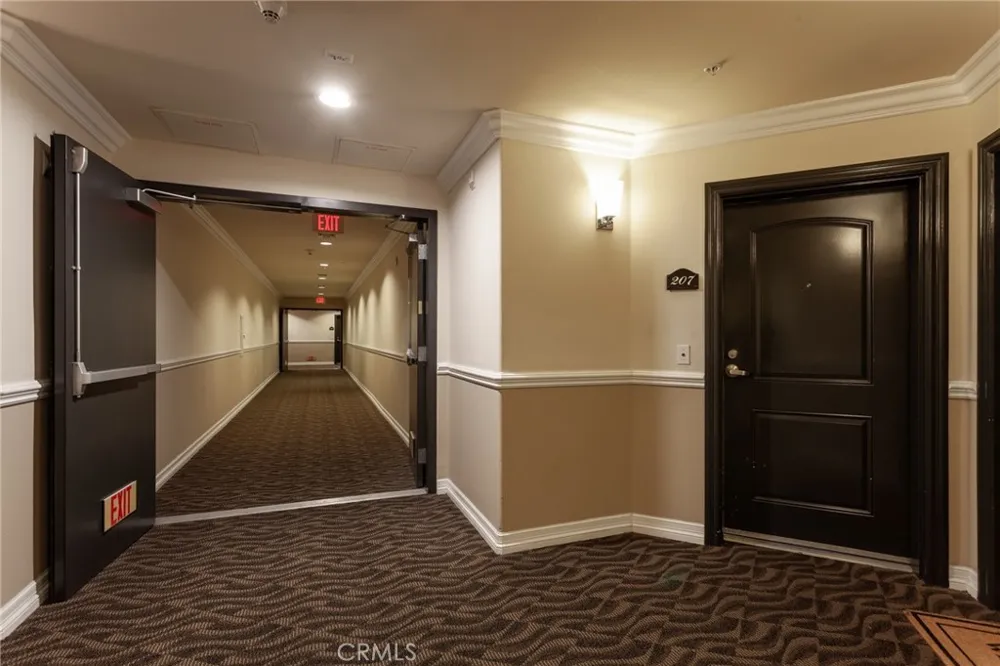 3750 Santa Rosalia Drive #207 Los Angeles, CA 90008