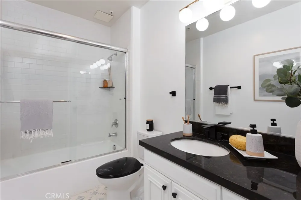 3750 Santa Rosalia Drive #207 Los Angeles, CA 90008