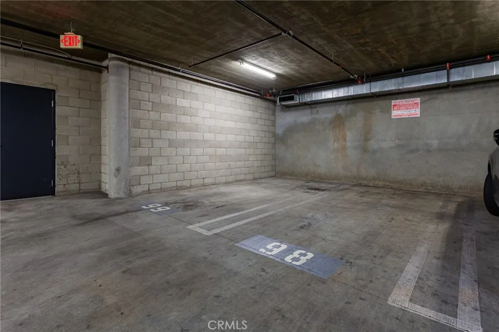 3750 Santa Rosalia Drive #207 Los Angeles, CA 90008