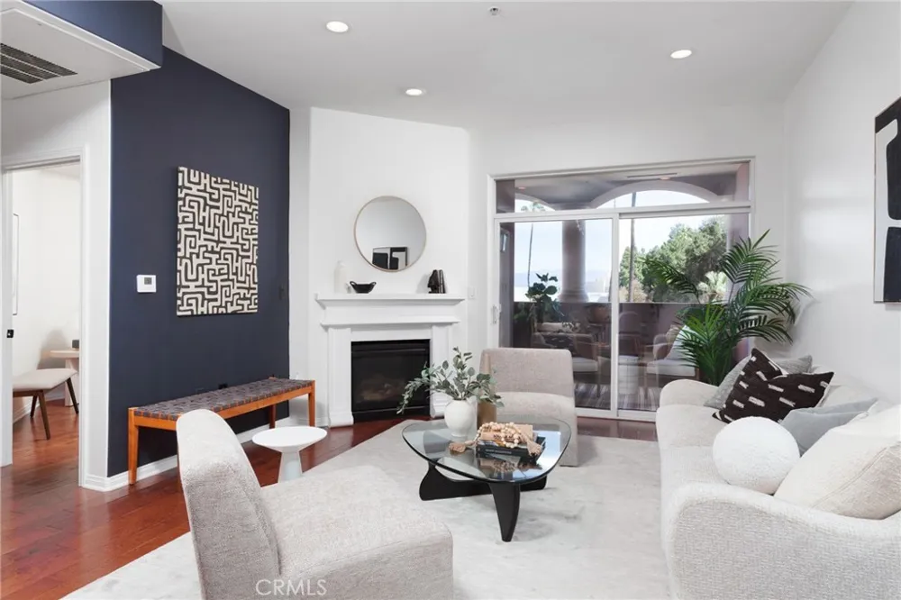 3750 Santa Rosalia Drive #207 Los Angeles, CA 90008
