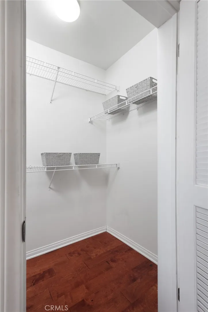 3750 Santa Rosalia Drive #207 Los Angeles, CA 90008