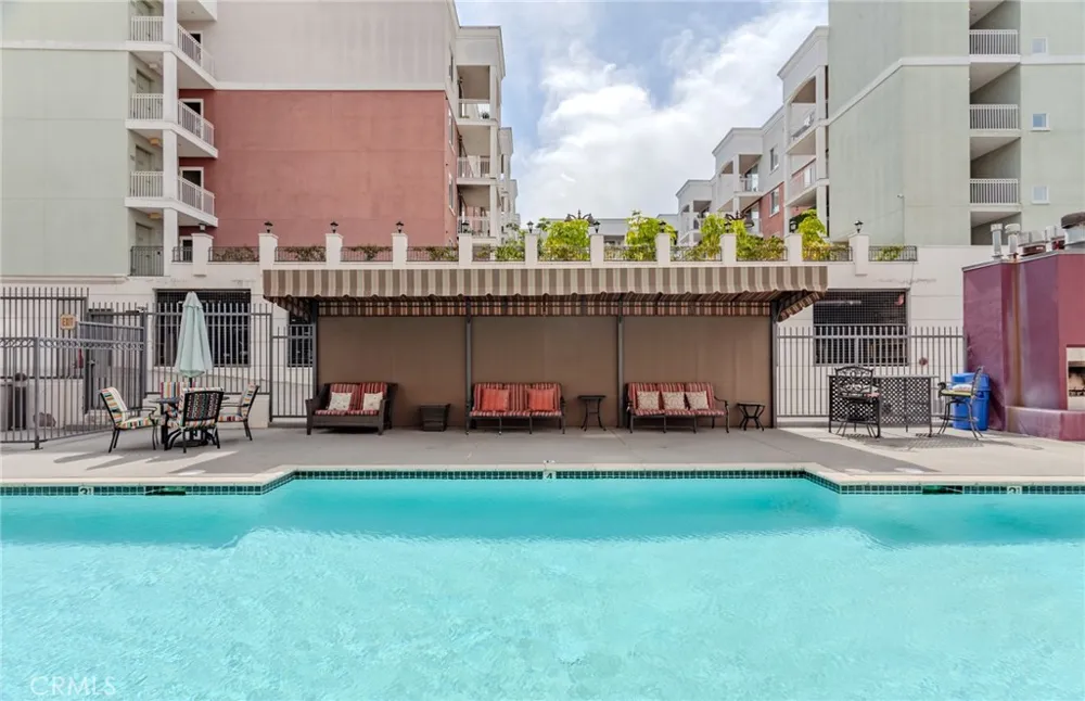 3750 Santa Rosalia Drive #207 Los Angeles, CA 90008