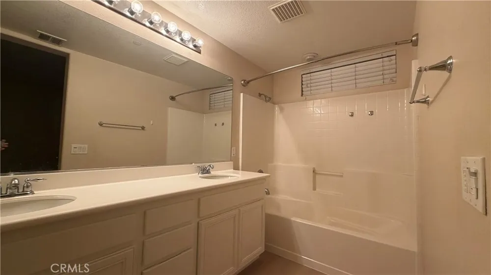26049 Iris #C Moreno Valley, CA 92555