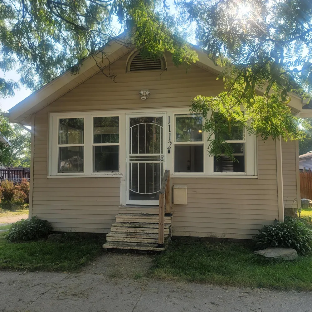 1112 Woodsum Street Jackson City, MI 49203