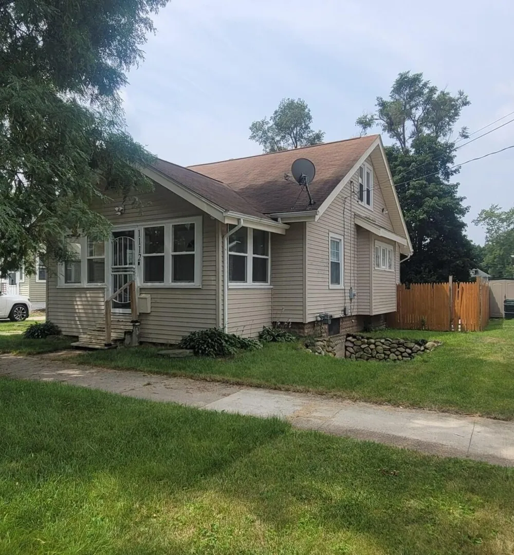 1112 Woodsum Street Jackson City, MI 49203