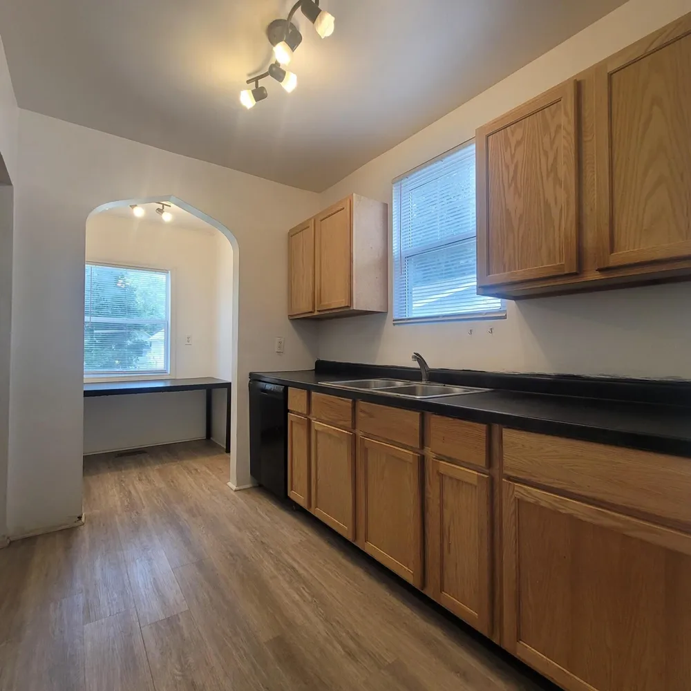 1112 Woodsum Street Jackson City, MI 49203
