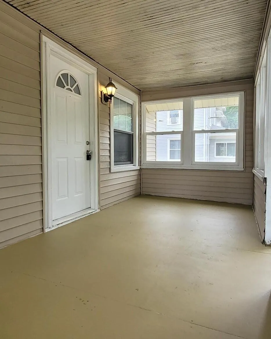 1112 Woodsum Street Jackson City, MI 49203