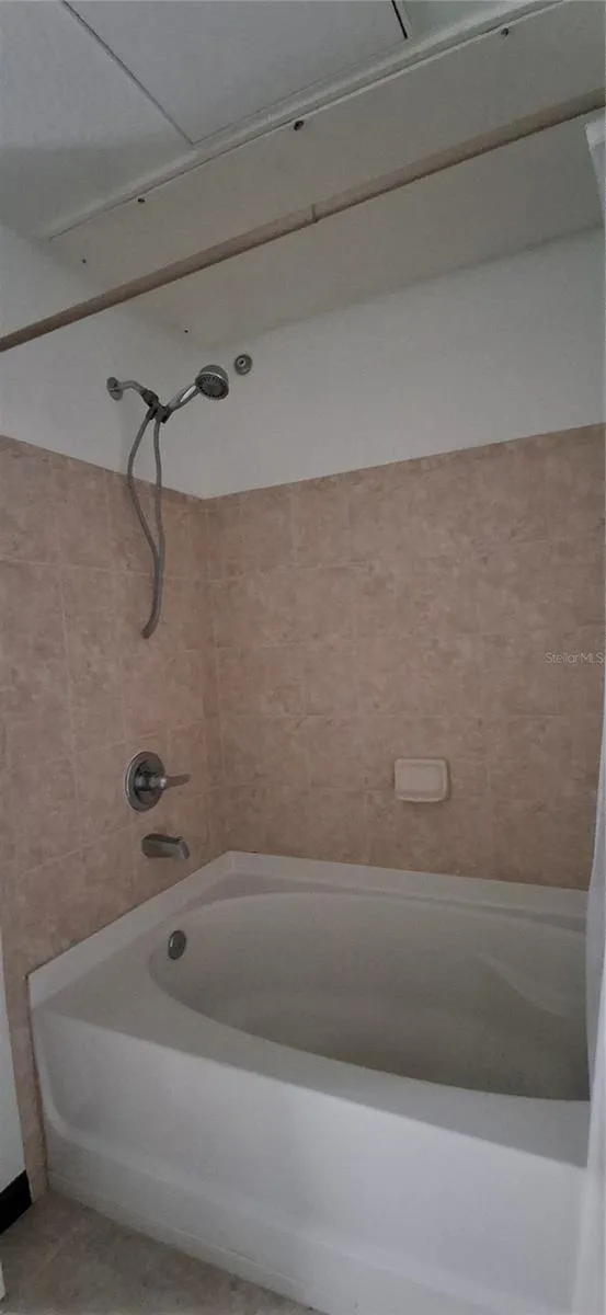 8539 GATE PARKWAY W #1737 Jacksonville, FL 32216