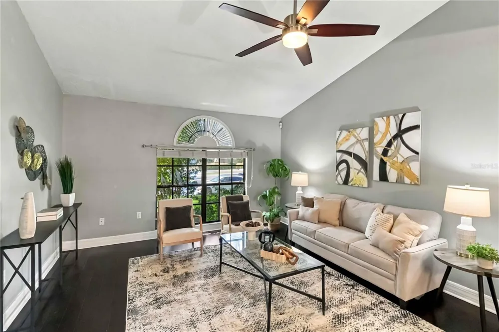 2704 BUCKHORN OAKS DRIVE Valrico, FL 33594