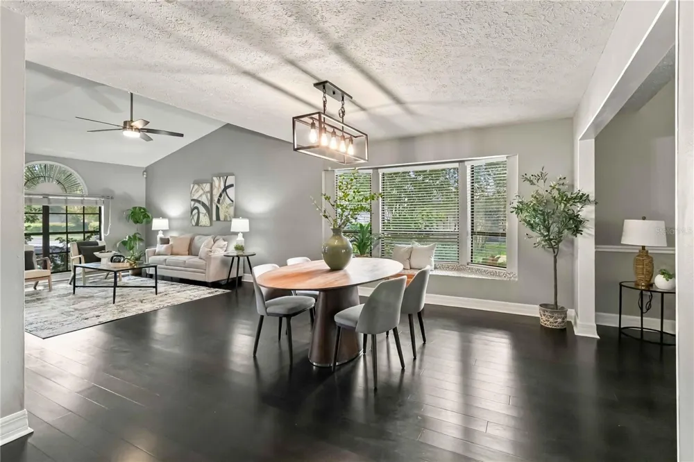 2704 BUCKHORN OAKS DRIVE Valrico, FL 33594