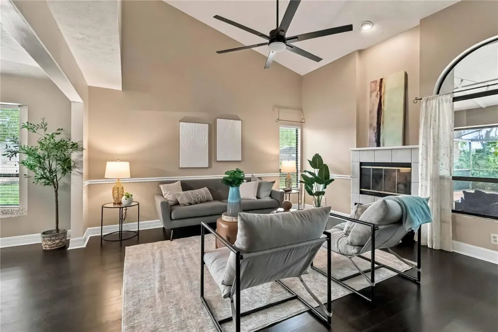 2704 BUCKHORN OAKS DRIVE Valrico, FL 33594