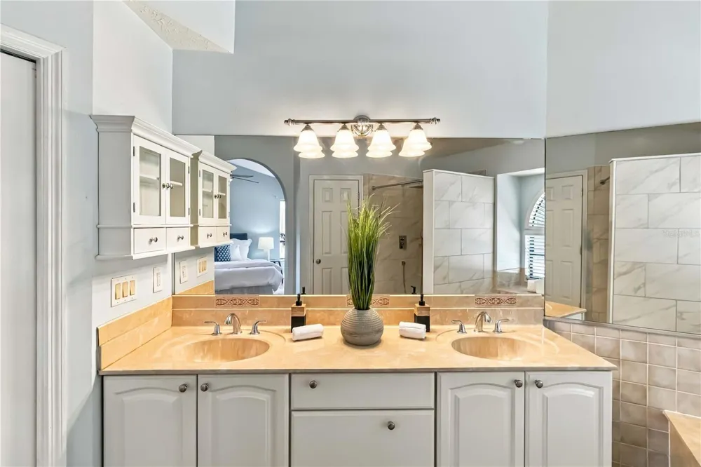 2704 BUCKHORN OAKS DRIVE Valrico, FL 33594