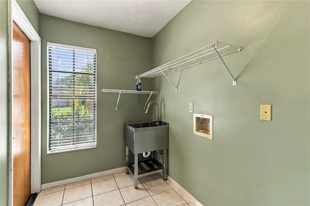 2704 BUCKHORN OAKS DRIVE Valrico, FL 33594