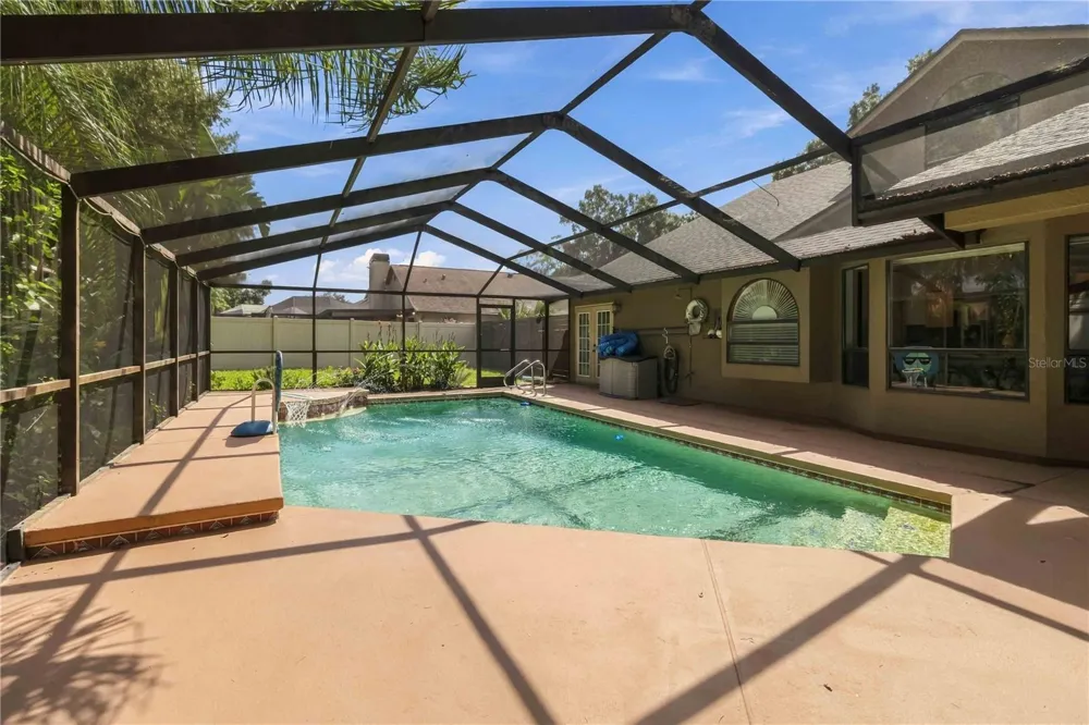 2704 BUCKHORN OAKS DRIVE Valrico, FL 33594