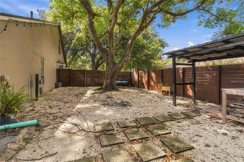 2704 BUCKHORN OAKS DRIVE Valrico, FL 33594