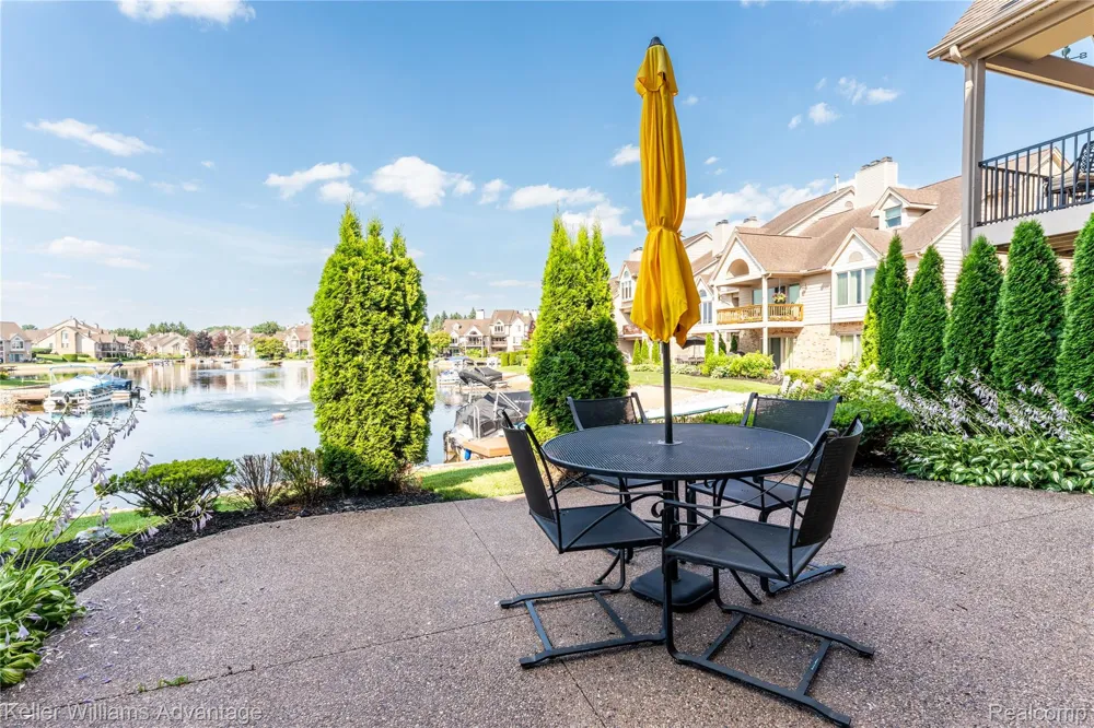 18048 Blue Heron Drive W Northville Township, MI 48168