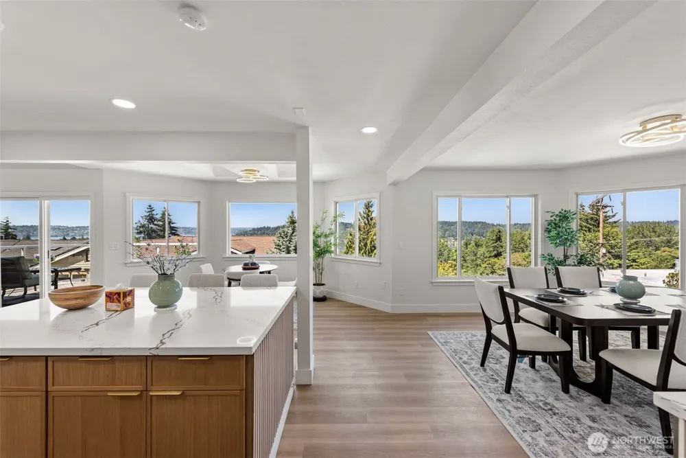 7615 113th Avenue SE Newcastle, WA 98056
