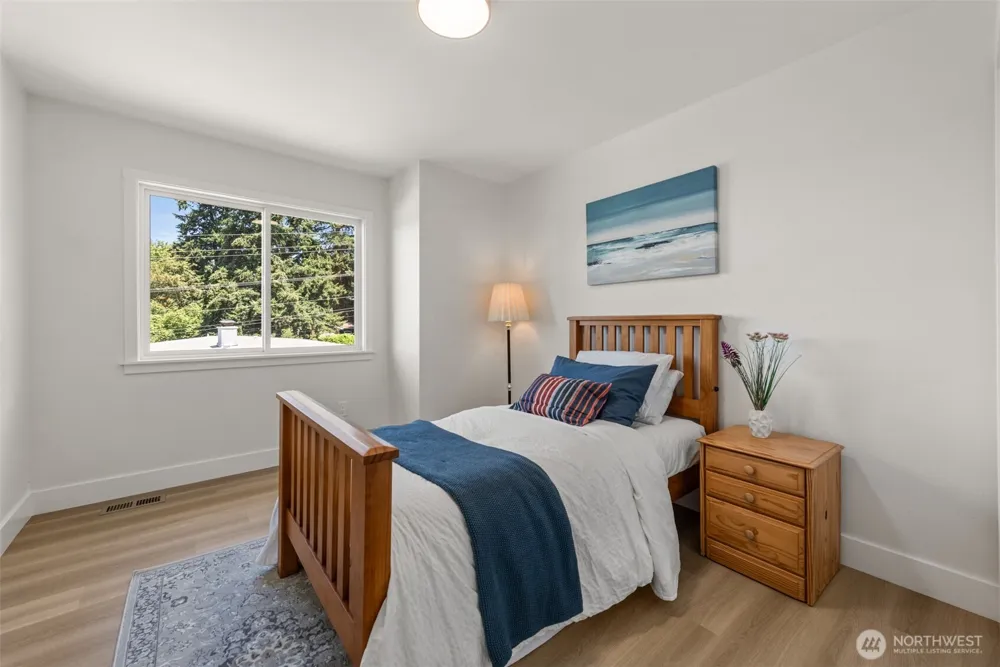 7615 113th Avenue SE Newcastle, WA 98056