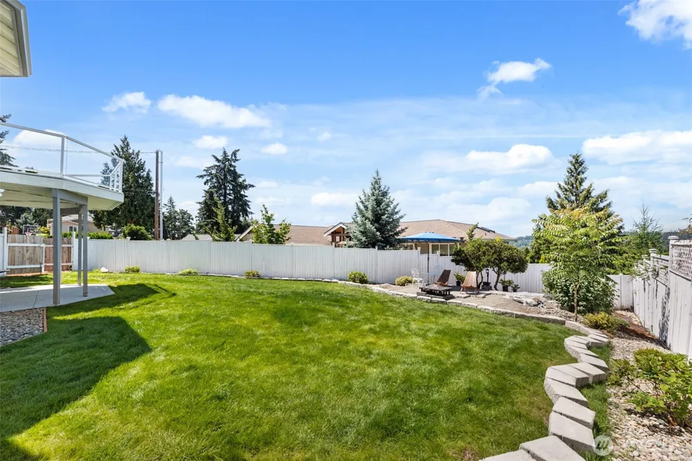 7615 113th Avenue SE Newcastle, WA 98056