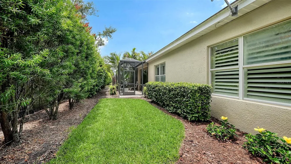 4956 MAYMONT PARK CIRCLE Bradenton, FL 34203