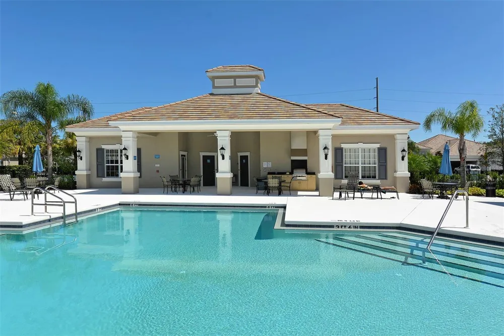 4956 MAYMONT PARK CIRCLE Bradenton, FL 34203