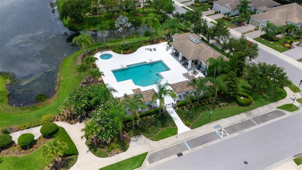 4956 MAYMONT PARK CIRCLE Bradenton, FL 34203