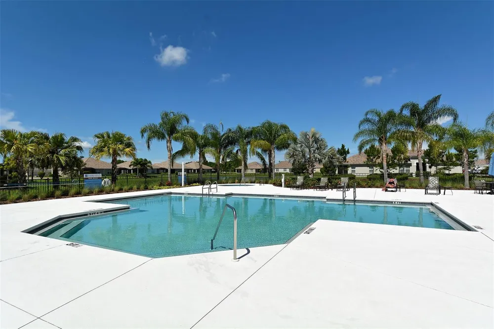 4956 MAYMONT PARK CIRCLE Bradenton, FL 34203