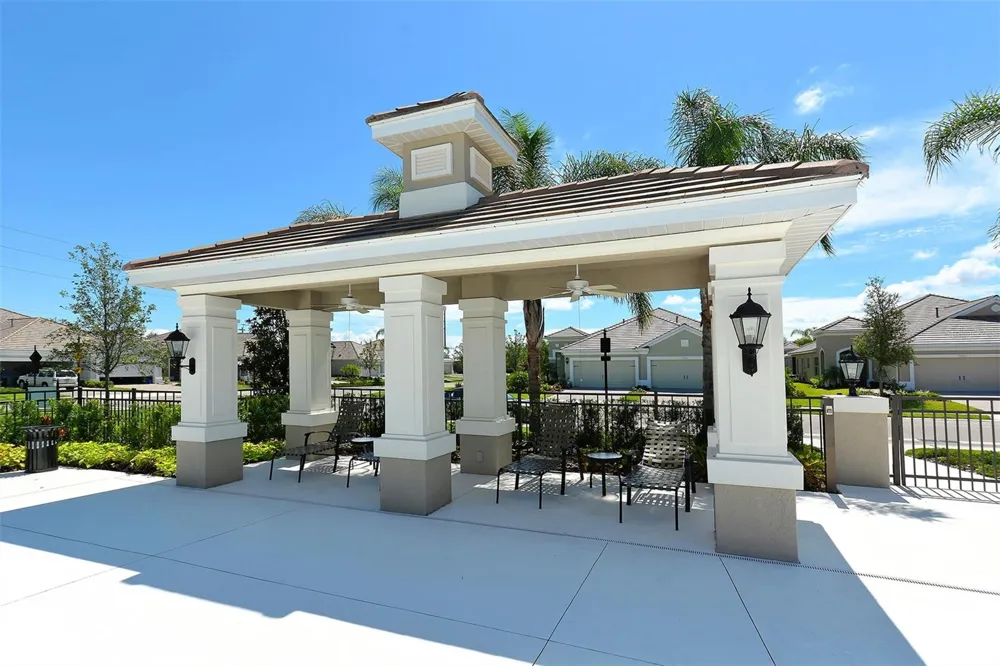 4956 MAYMONT PARK CIRCLE Bradenton, FL 34203