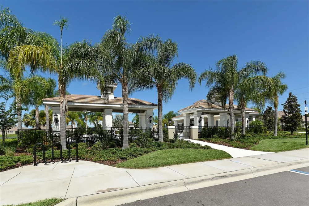 4956 MAYMONT PARK CIRCLE Bradenton, FL 34203