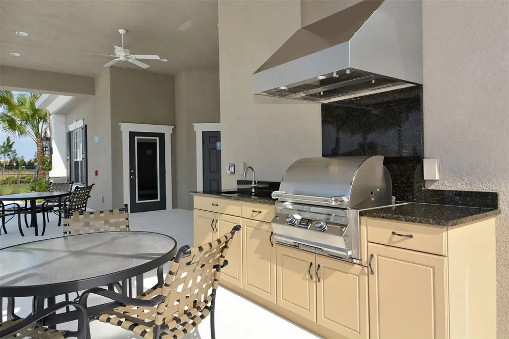 4956 MAYMONT PARK CIRCLE Bradenton, FL 34203