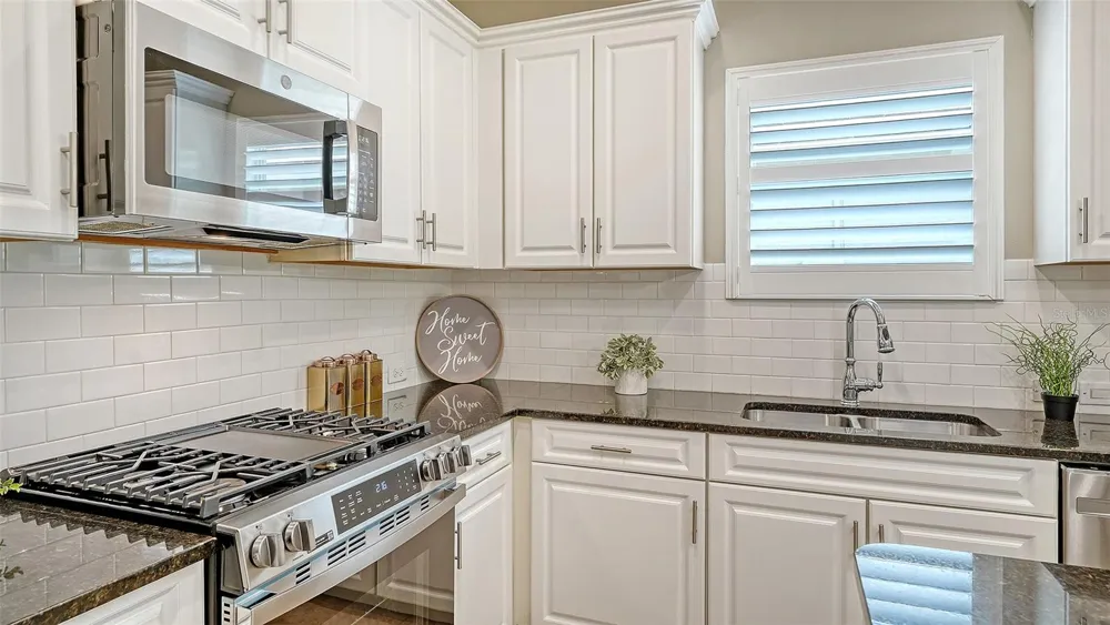4956 MAYMONT PARK CIRCLE Bradenton, FL 34203