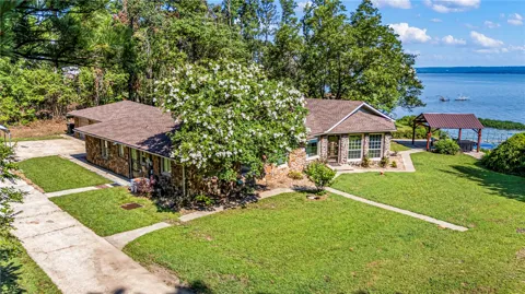 10101 Lakeshore Loop