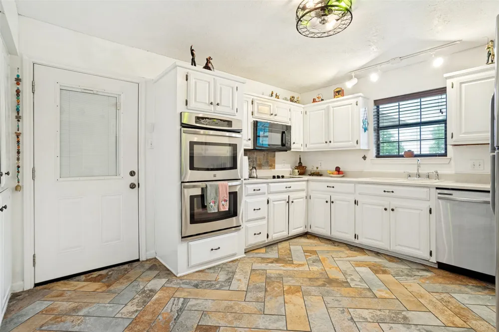 3511 County Road 1108 Celeste, TX 75423