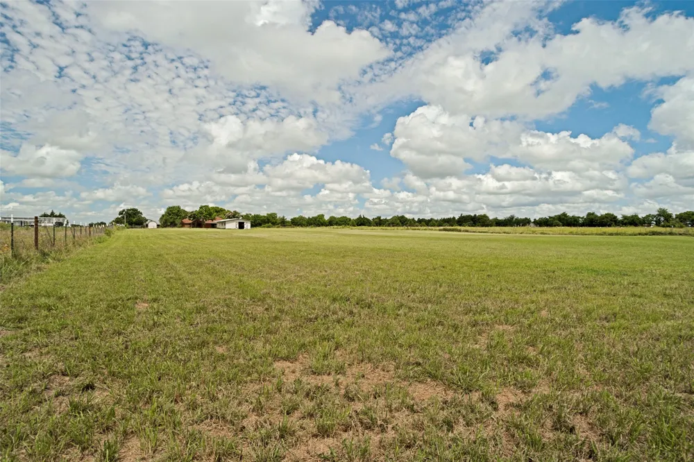 3511 County Road 1108 Celeste, TX 75423