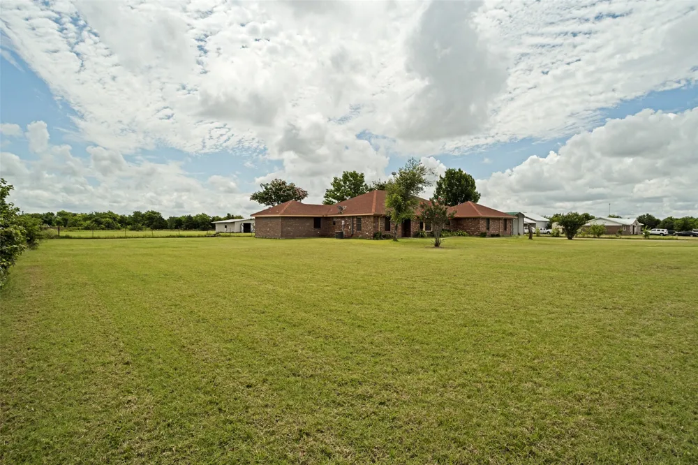 3511 County Road 1108 Celeste, TX 75423