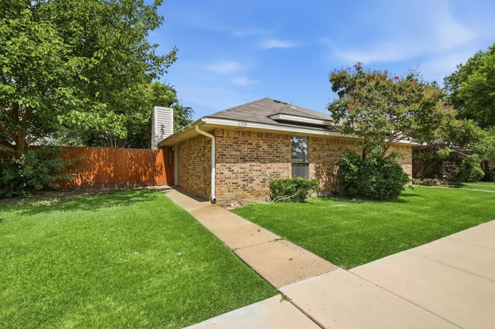2308 Carol Good Lane Carrollton, TX 75006