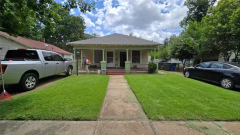 922 Hollywood Avenue