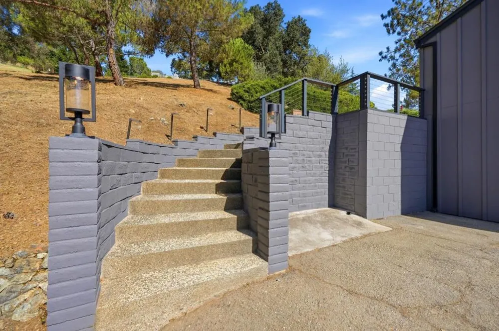 17815 Woodland Avenue Morgan Hill, CA 95037