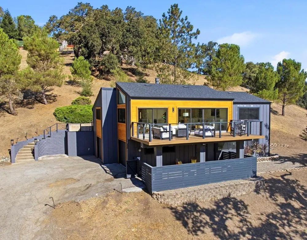 17815 Woodland Avenue Morgan Hill, CA 95037