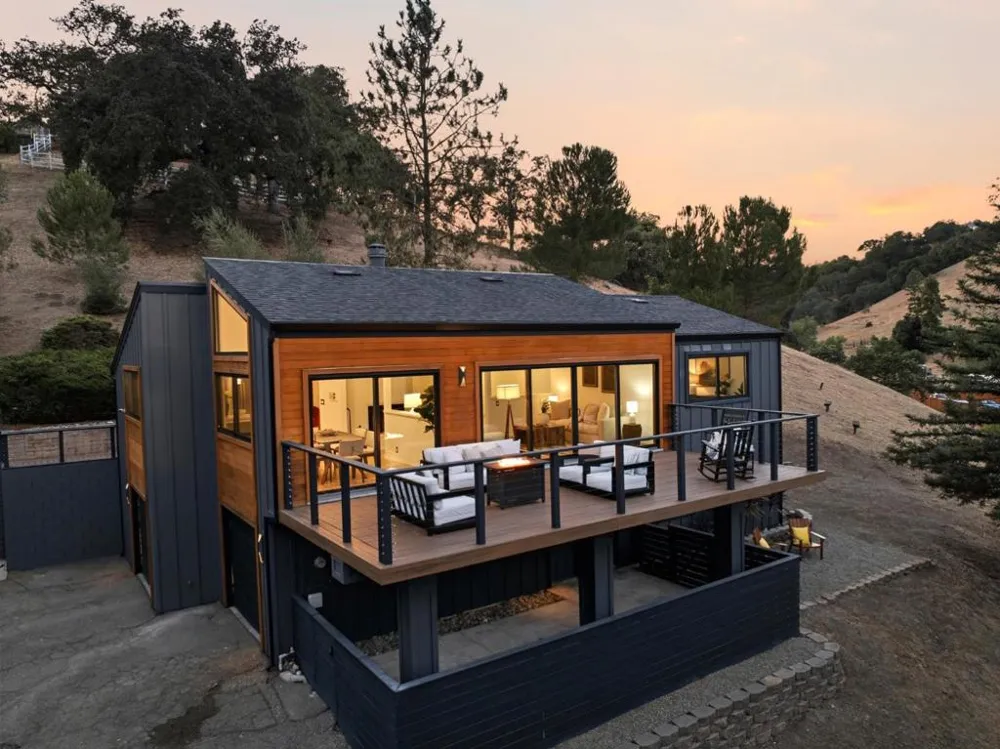 17815 Woodland Avenue Morgan Hill, CA 95037