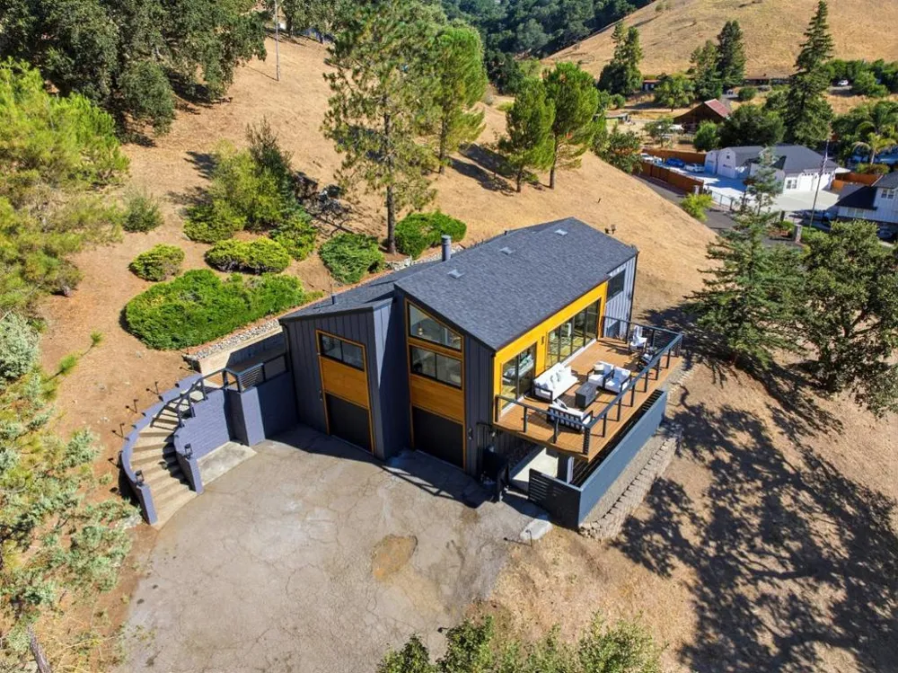 17815 Woodland Avenue Morgan Hill, CA 95037