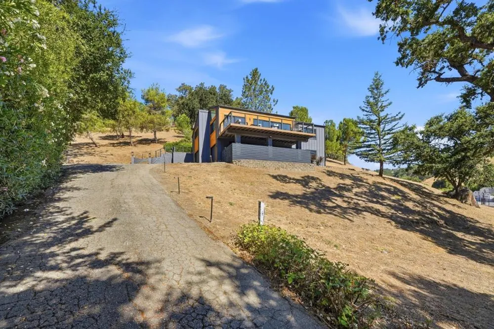 17815 Woodland Avenue Morgan Hill, CA 95037