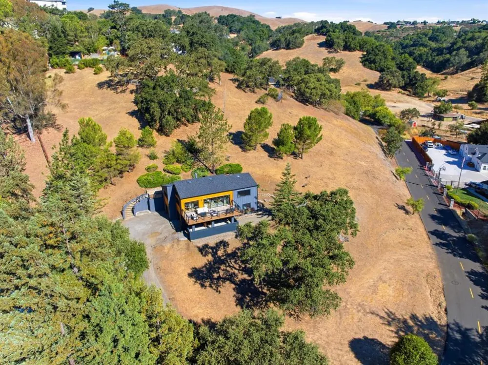 17815 Woodland Avenue Morgan Hill, CA 95037