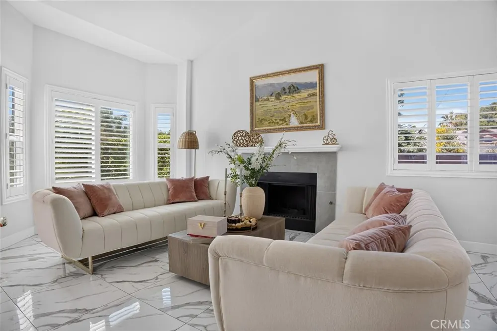 15553 Cobalt Sylmar, CA 91342