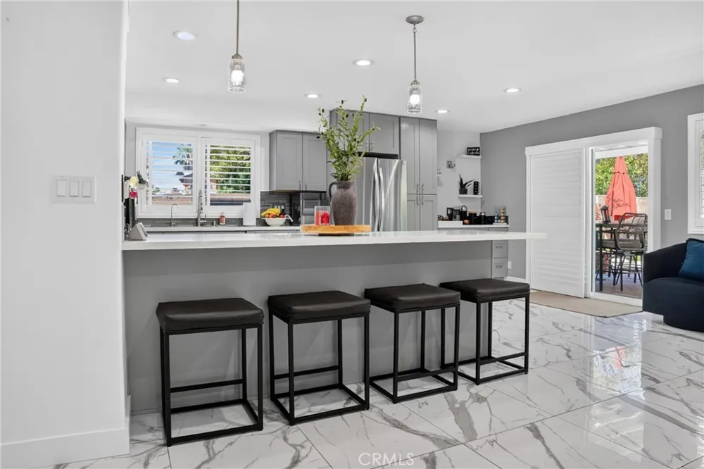 15553 Cobalt Sylmar, CA 91342