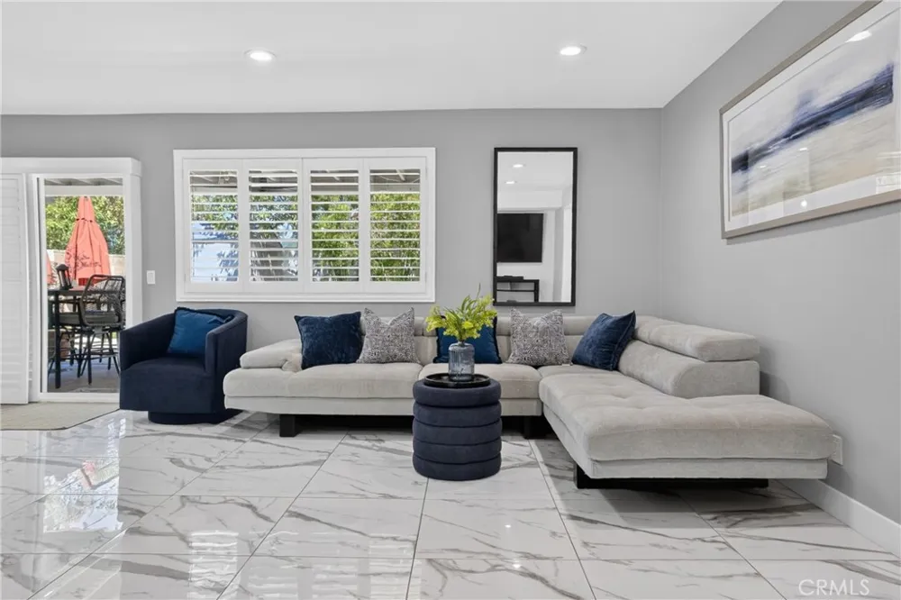 15553 Cobalt Sylmar, CA 91342