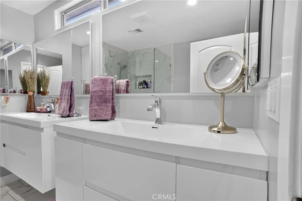15553 Cobalt Sylmar, CA 91342