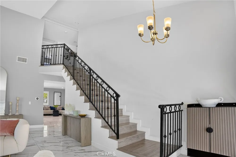 15553 Cobalt Sylmar, CA 91342