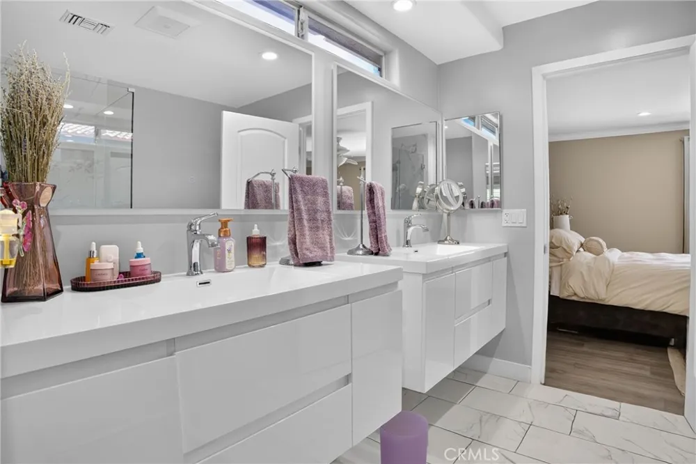 15553 Cobalt Sylmar, CA 91342