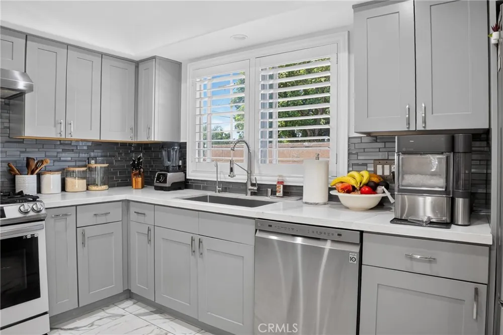 15553 Cobalt Sylmar, CA 91342